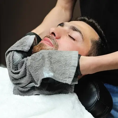 Men's Royal Hot Towel Shave with Razor Midtown NYC